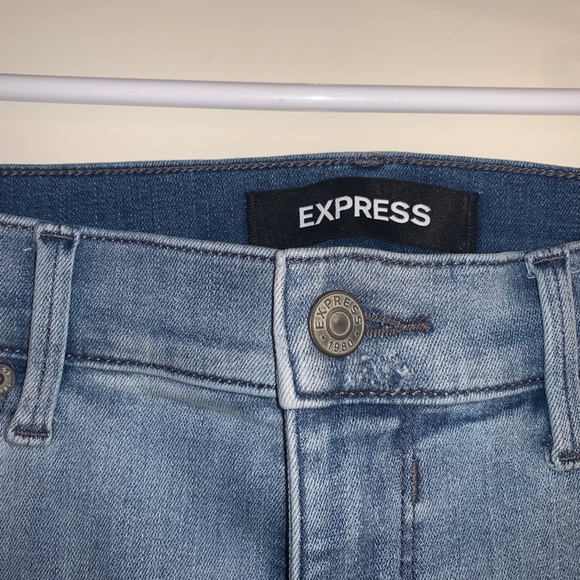 Express Mid-rise Legging Light Wash Jeans. 10 Short - Picture 4 of 5